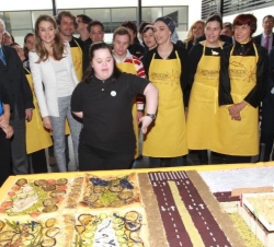 Doña Letizia durante su visita al Taller de Hostelería